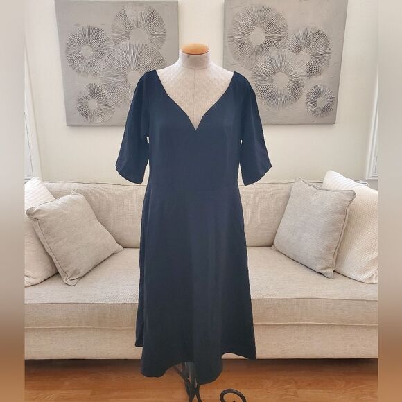 ✨ CITY CHIC ✨ NEW! Classic Fit-and-Flare Dress - [Size 16, Black] - Picture 3 of 13